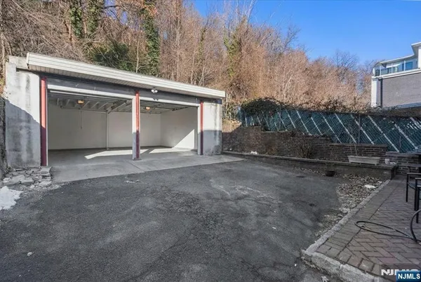 $1,100,000 | 436 Undercliff Avenue, Edgewater, NJ 07020