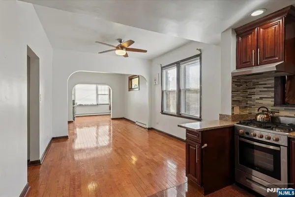 $1,100,000 | 436 Undercliff Avenue, Edgewater, NJ 07020