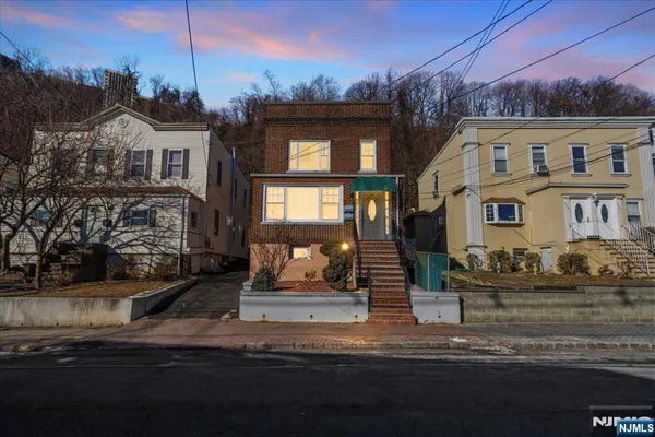 $1,100,000 | 436 Undercliff Avenue, Edgewater, NJ 07020