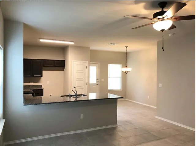 $1,600 | 1207 Garland Road, Georgetown, TX 78626