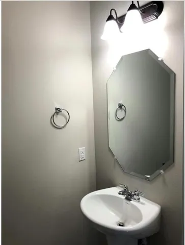 $1,600 | 1207 Garland Road, Georgetown, TX 78626