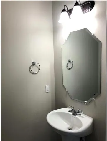 $1,600 | 1207 Garland Road, Georgetown, TX 78626