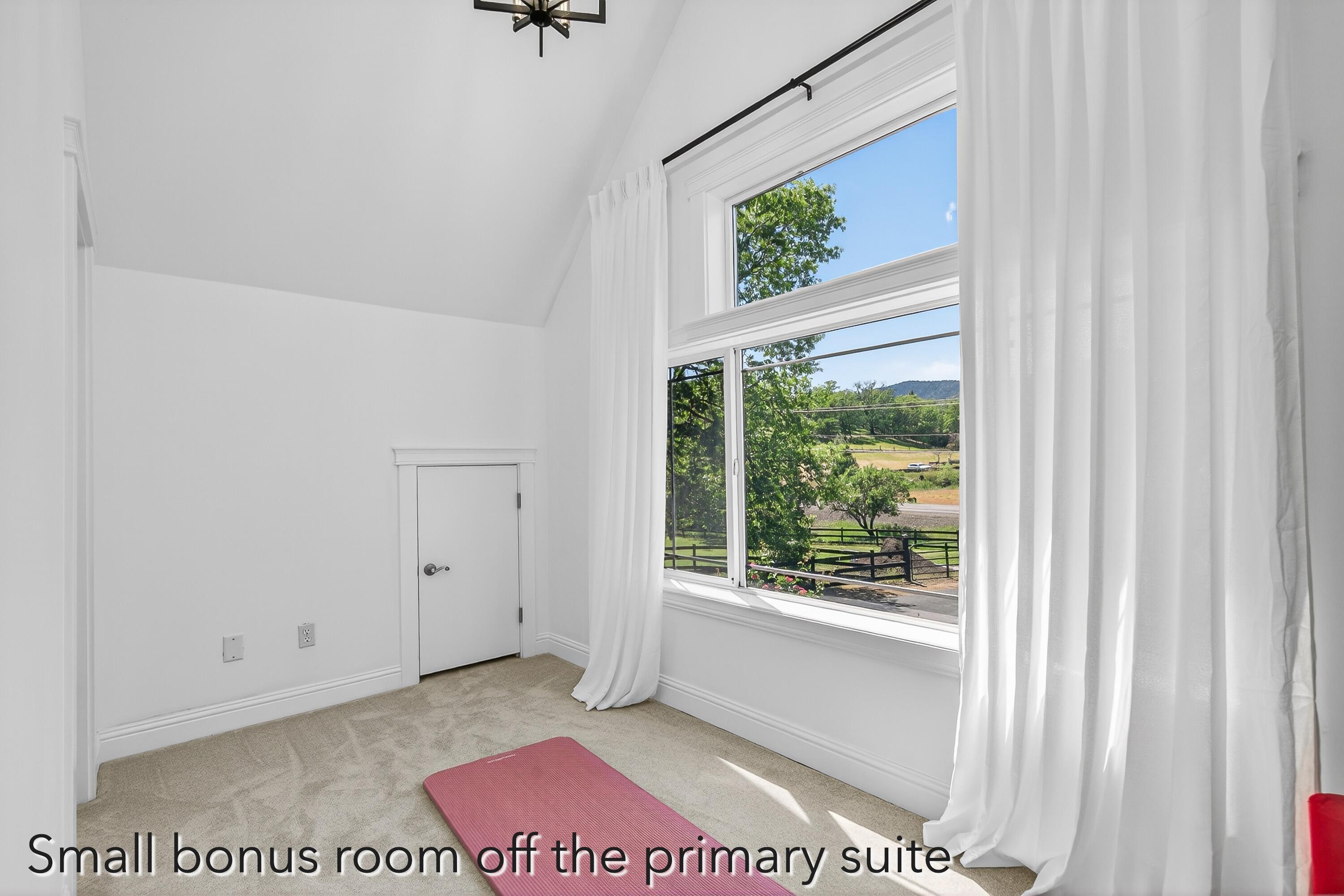 670 Old Stage Road Central Point, OR 97502 - Photo 21 of 79 9R9A7519