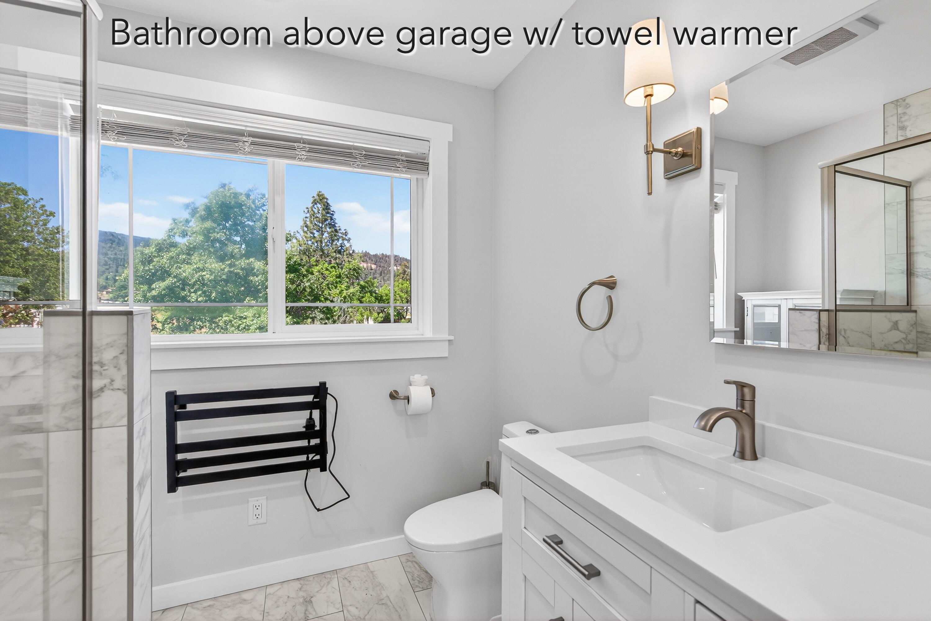 670 Old Stage Road Central Point, OR 97502 - Photo 31 of 79 9R9A7327