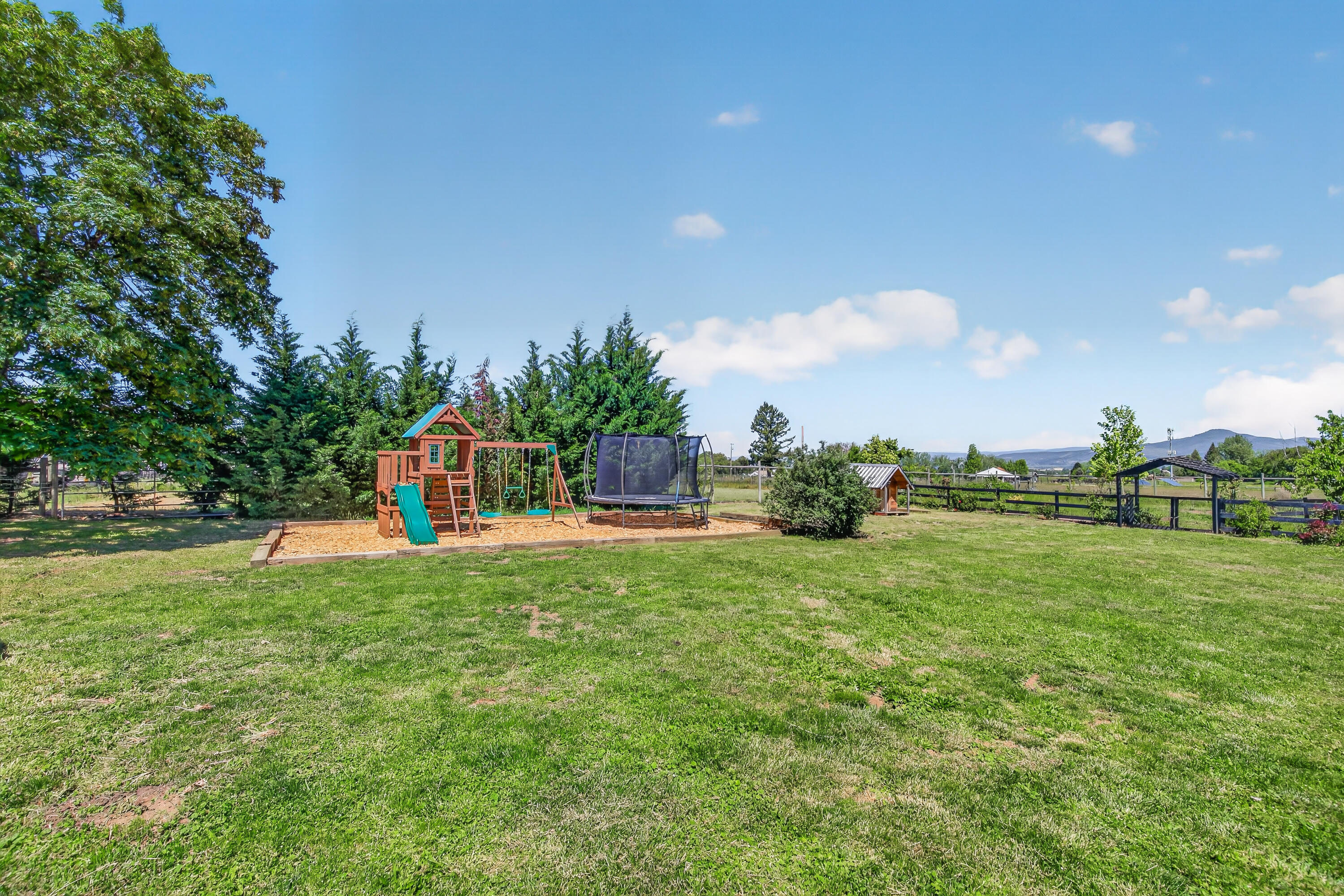 670 Old Stage Road Central Point, OR 97502 - Photo 44 of 79 9R9A7394