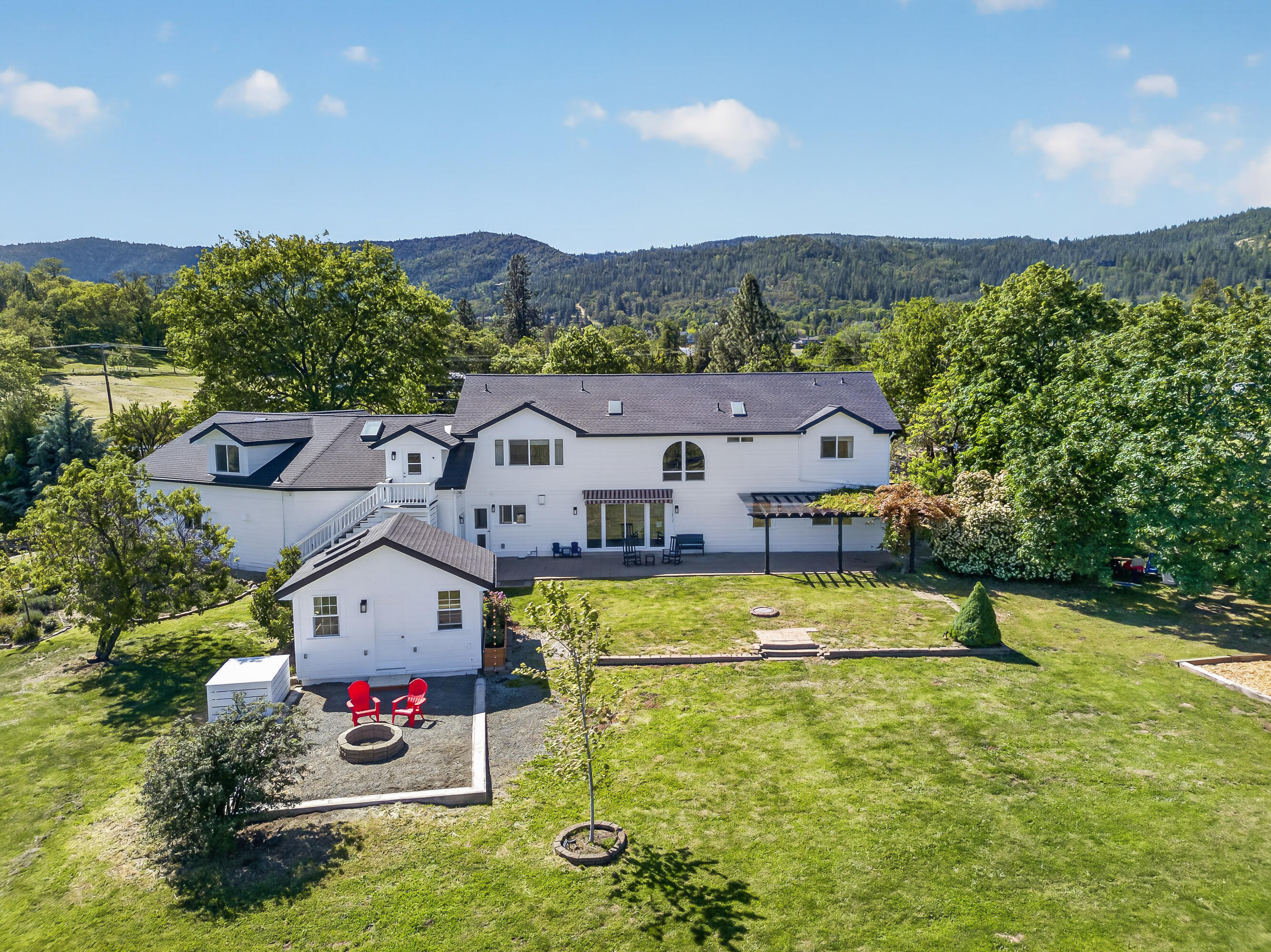670 Old Stage Road Central Point, OR 97502 - Photo 46 of 79 DJI_20260429152516_0171_D