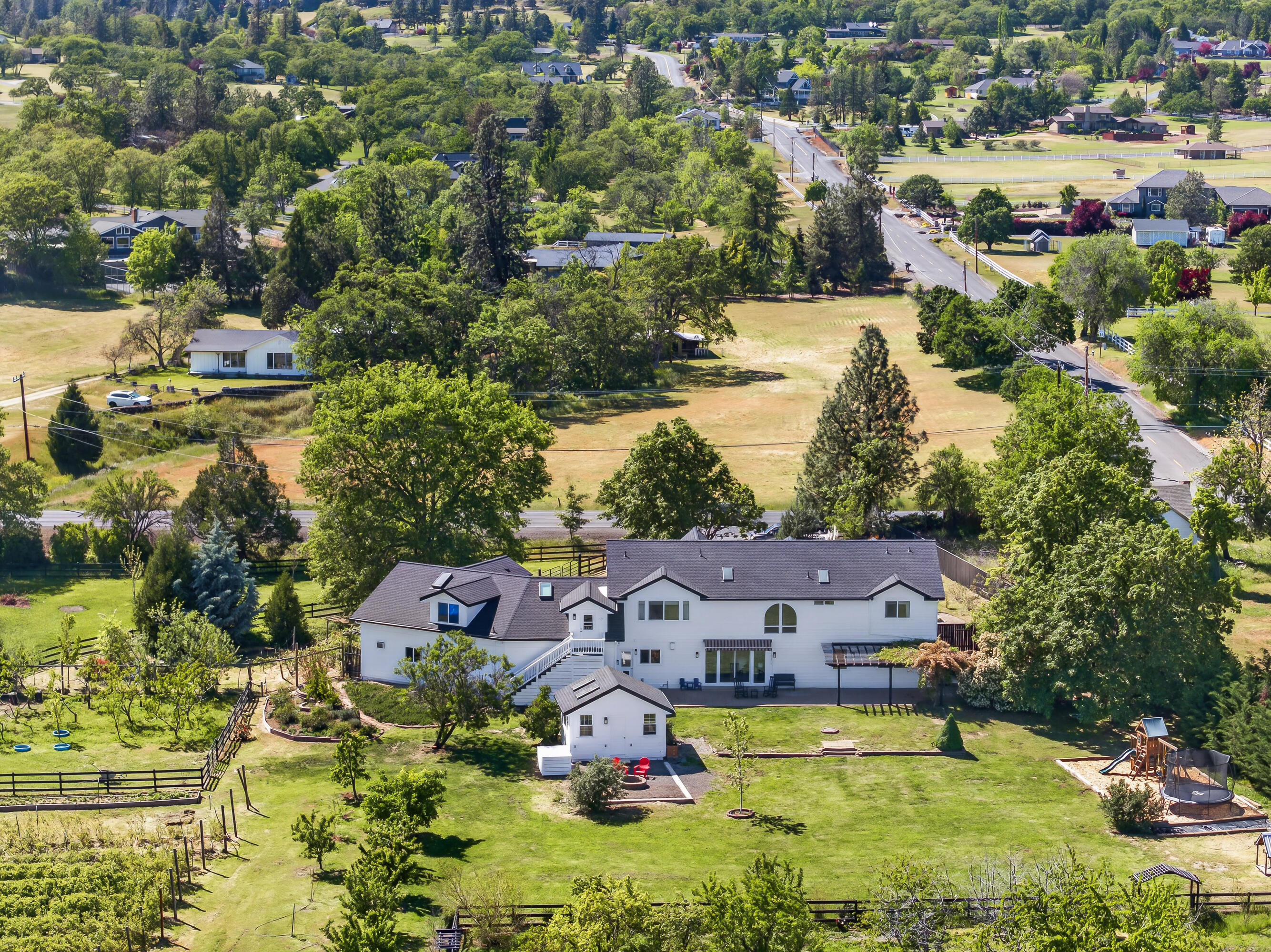 670 Old Stage Road Central Point, OR 97502 - Photo 62 of 79 DJI_20260429152435_0155_D