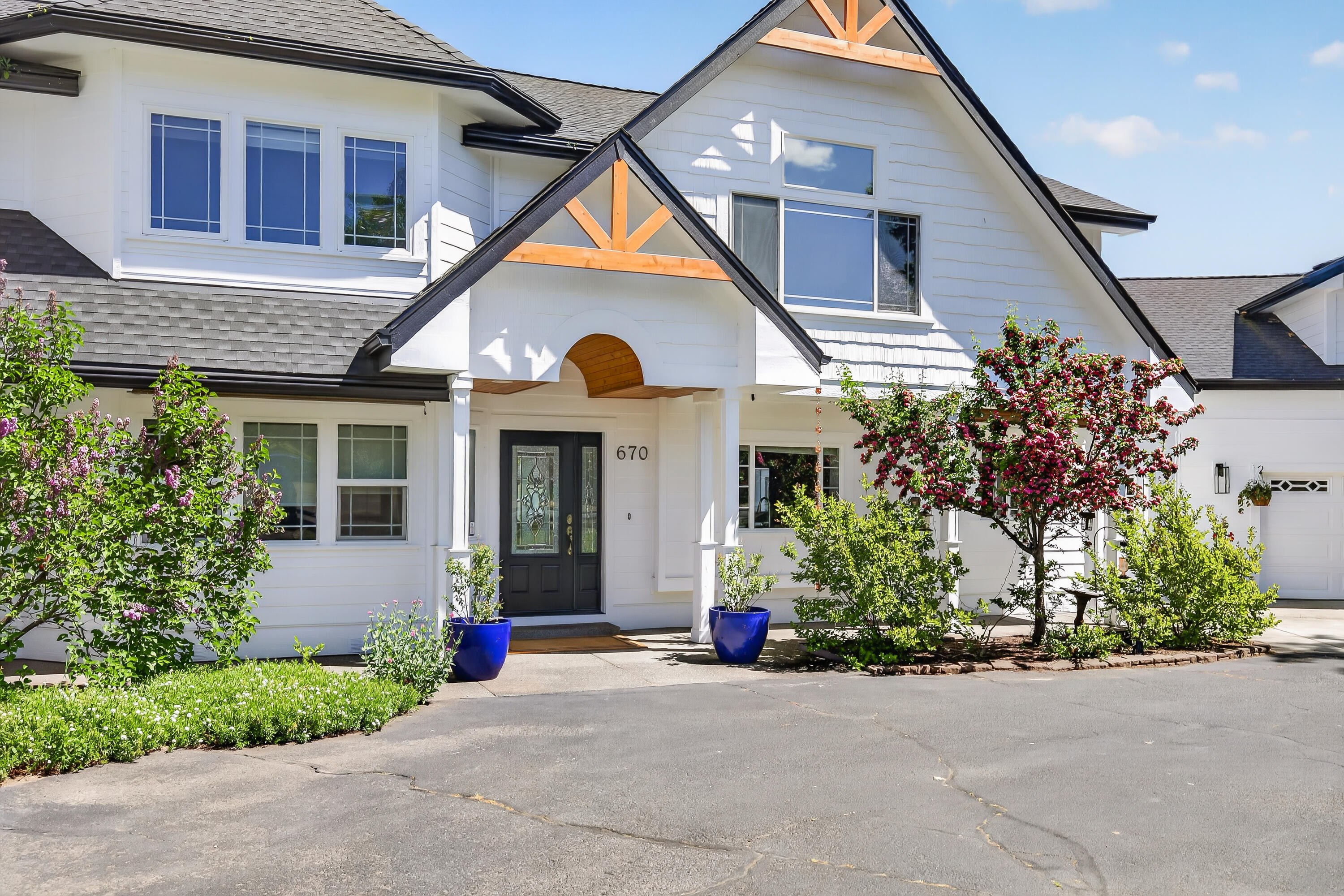 670 Old Stage Road Central Point, OR 97502 - Photo 65 of 79 9R9A7514