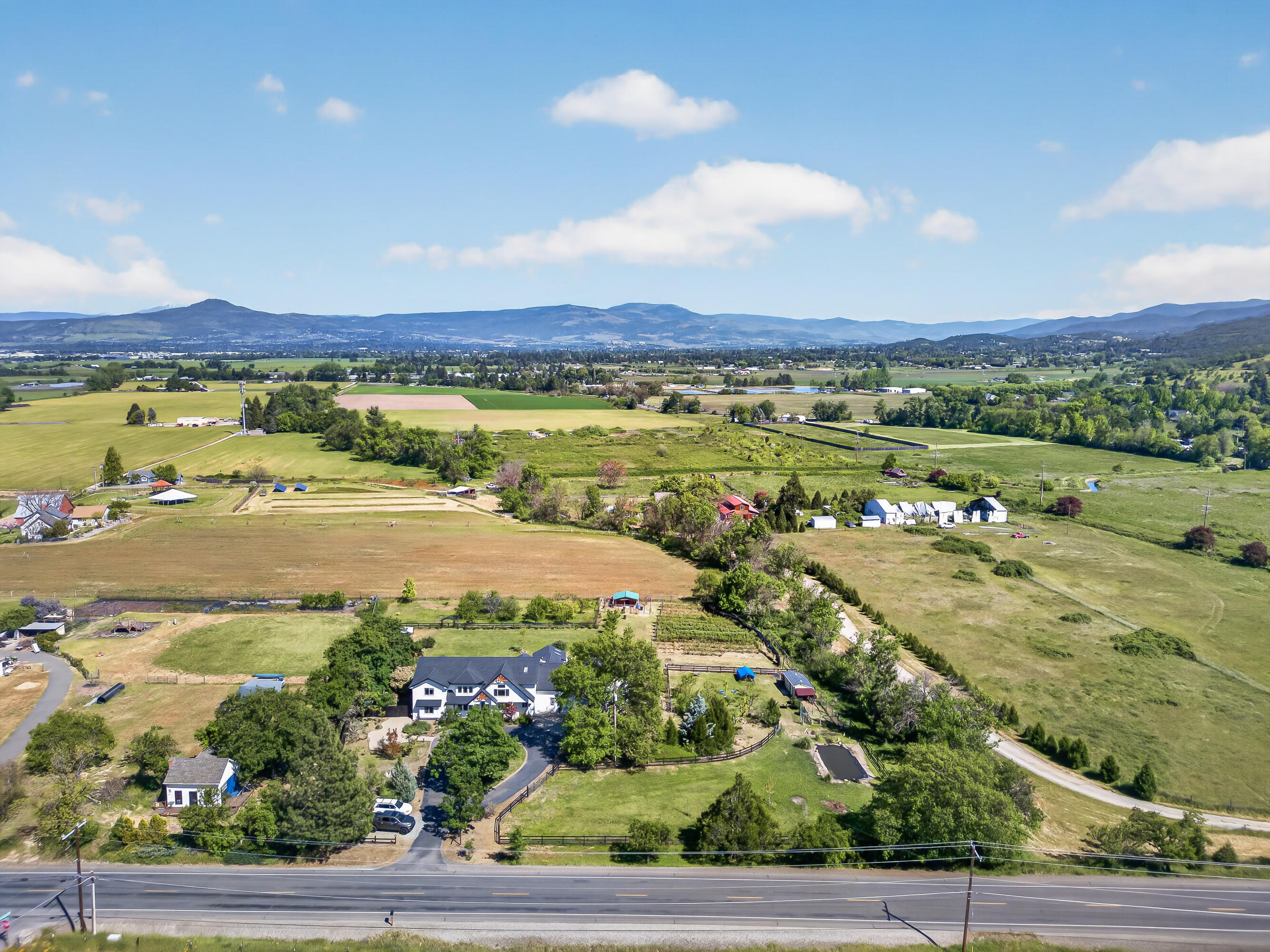 670 Old Stage Road Central Point, OR 97502 - Photo 77 of 79 DJI_20260429152547_0181_D
