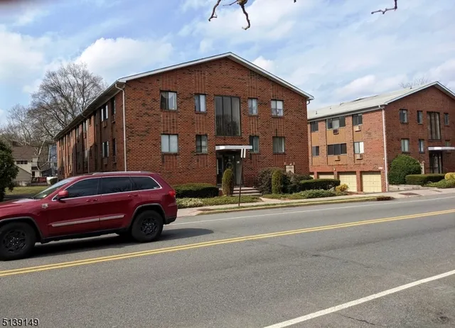 $1,450 | 206 Broad Street, Unit 10A, Bloomfield, NJ 07003