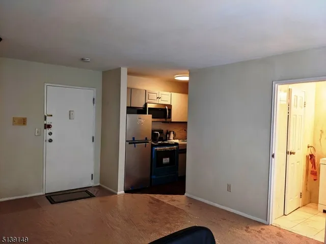 $1,450 | 206 Broad Street, Unit 10A, Bloomfield, NJ 07003