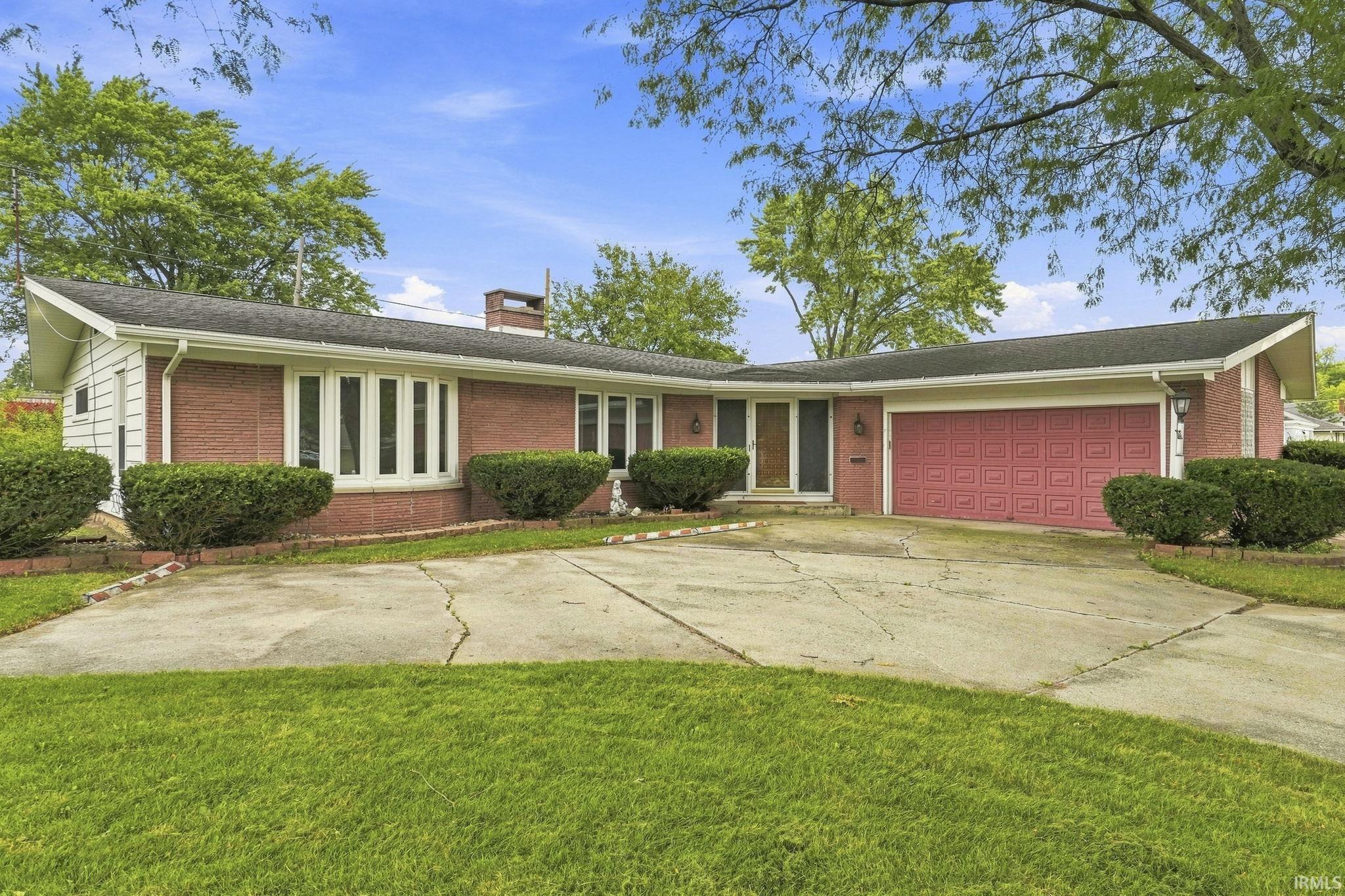 608 Roxbury Court Fort Wayne, IN 46807 - Photo 3 of 45 Gallery Image 3