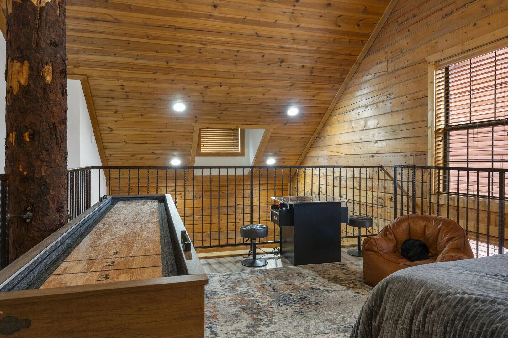 152 Oakridge Road, Unit 1 Branson, MO 65616 - Photo 21 of 38 152 Oak Ridge Road Upstairs Loft 3