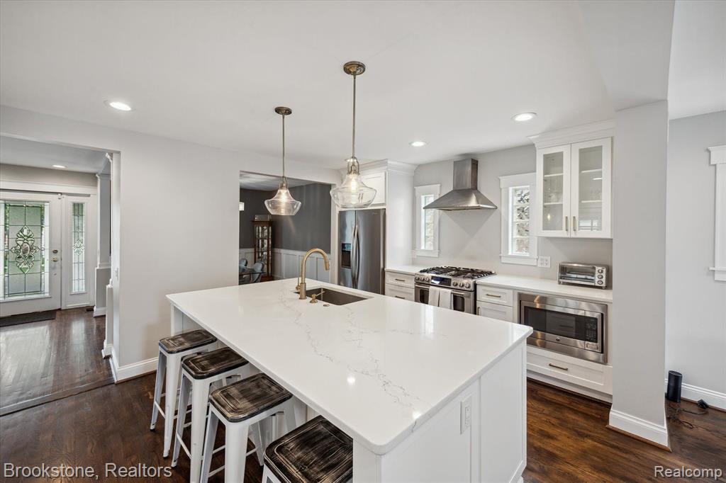 1472 Ruffner Avenue Birmingham, MI 48009 - Photo 9 of 47