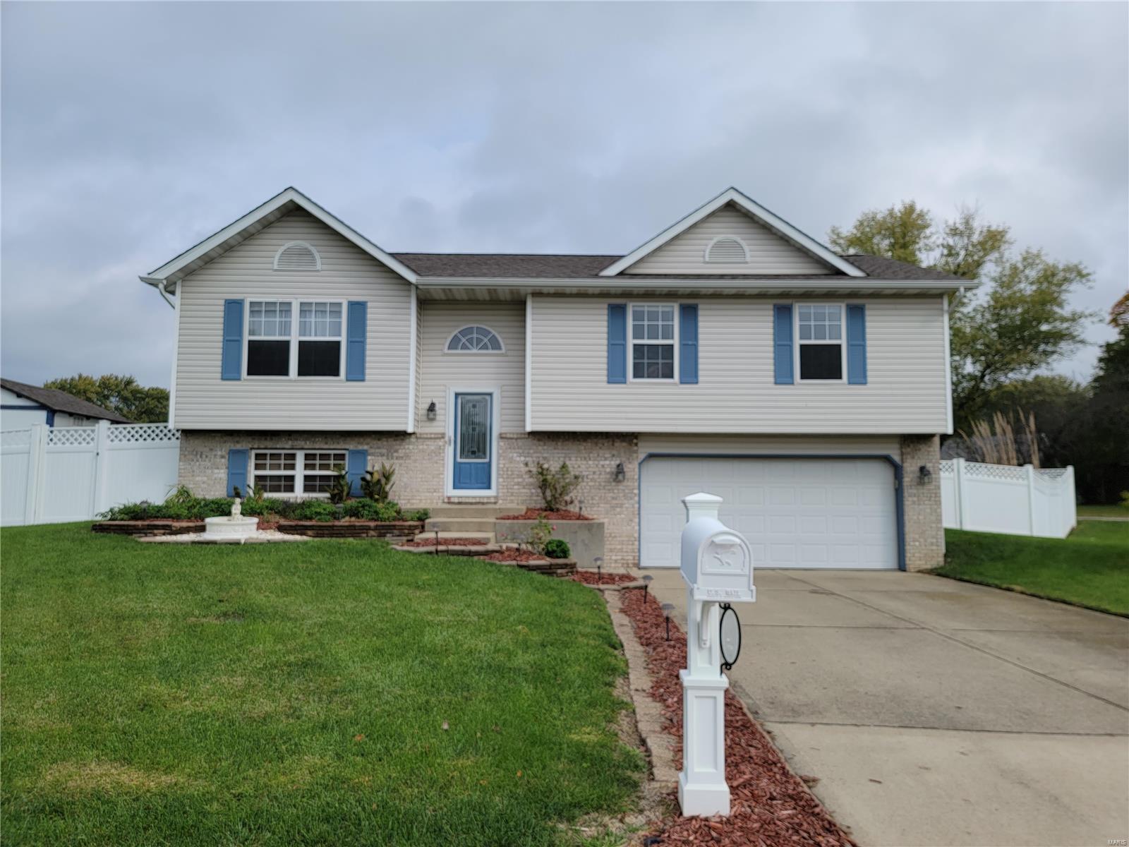 137 Ridge Drive Maryville, IL 62062 - Photo 1 of 45 Gallery Image 1