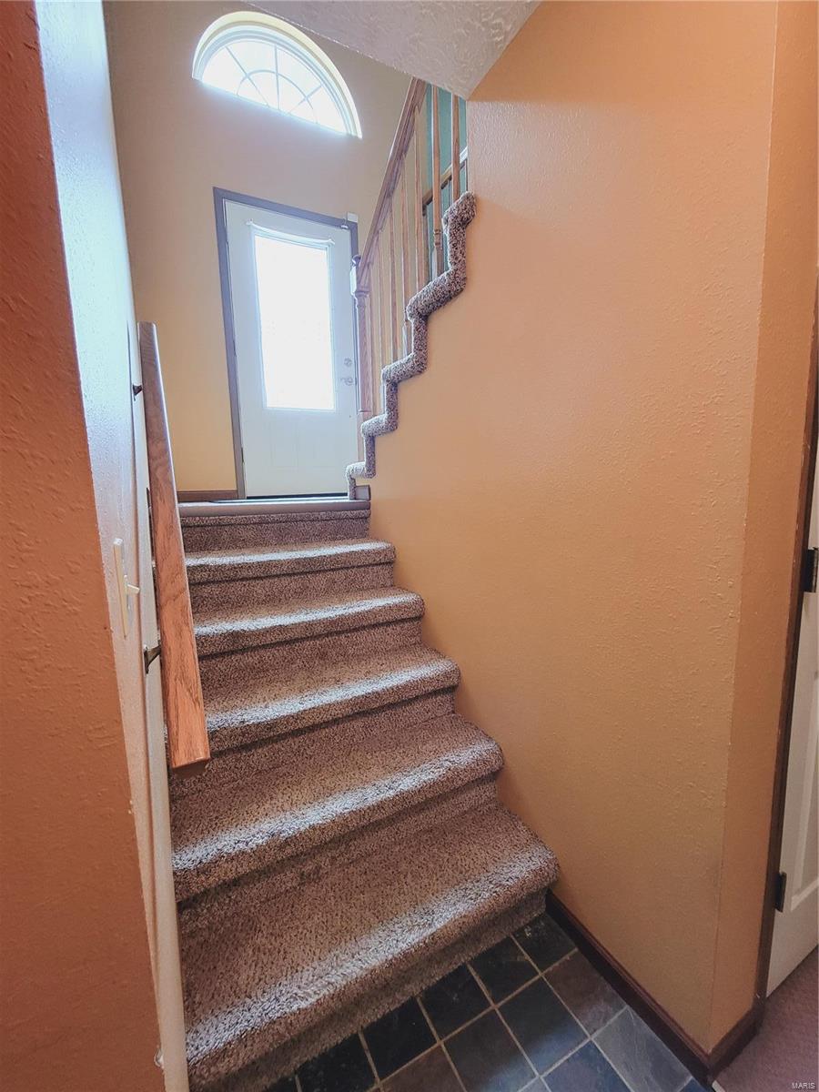 137 Ridge Drive Maryville, IL 62062 - Photo 4 of 45 Gallery Image 4