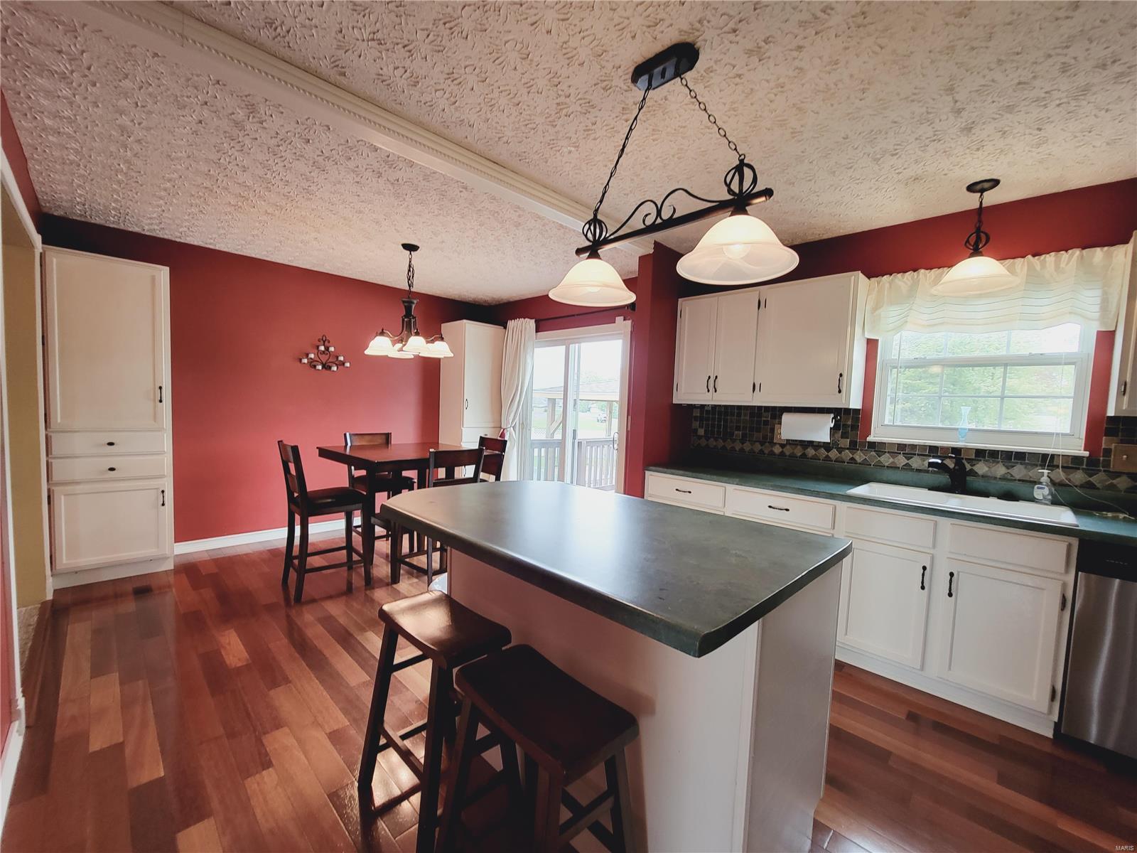 137 Ridge Drive Maryville, IL 62062 - Photo 10 of 45 Gallery Image 10
