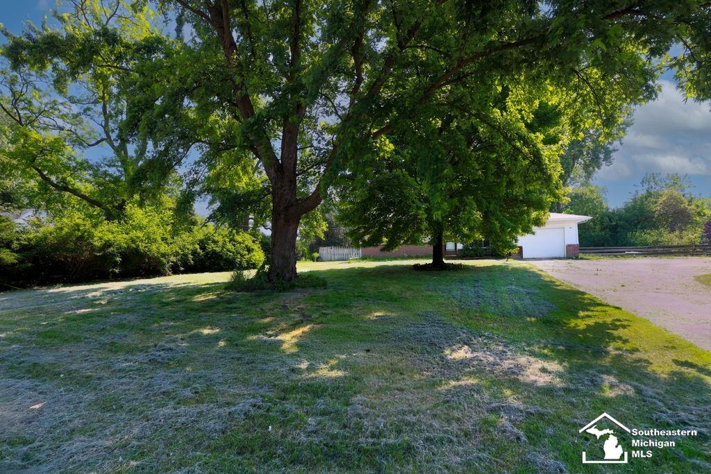 6200 Jackman Road Temperance, MI 48182 - Photo 14 of 40 50178100-5dfa50bc-db6f-48d2-977c-4e79267ecde2.JPG
