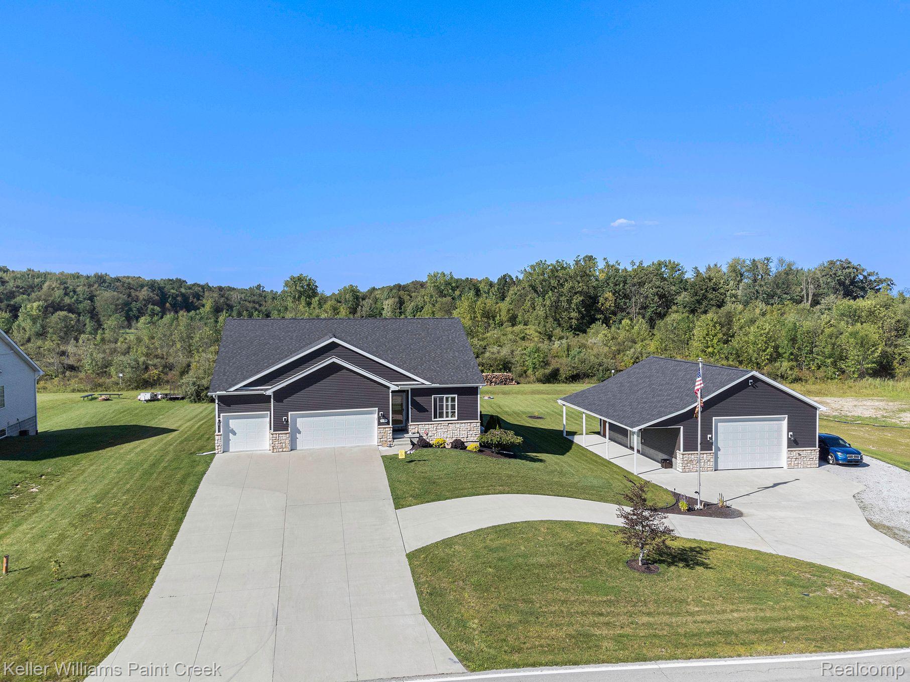 2019 Home,1 Acre Estate W/Pole Barn,3.5 Car Garage
