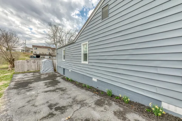$274,900 | 916 Clark Street, Bristol, VA 24201