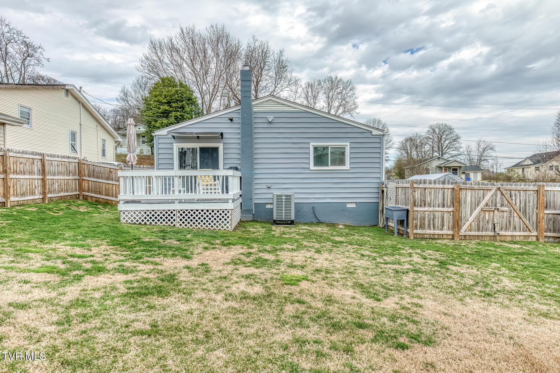 916 Clark Street Bristol, VA 24201 - Photo 4 of 34 916 Clark St-32