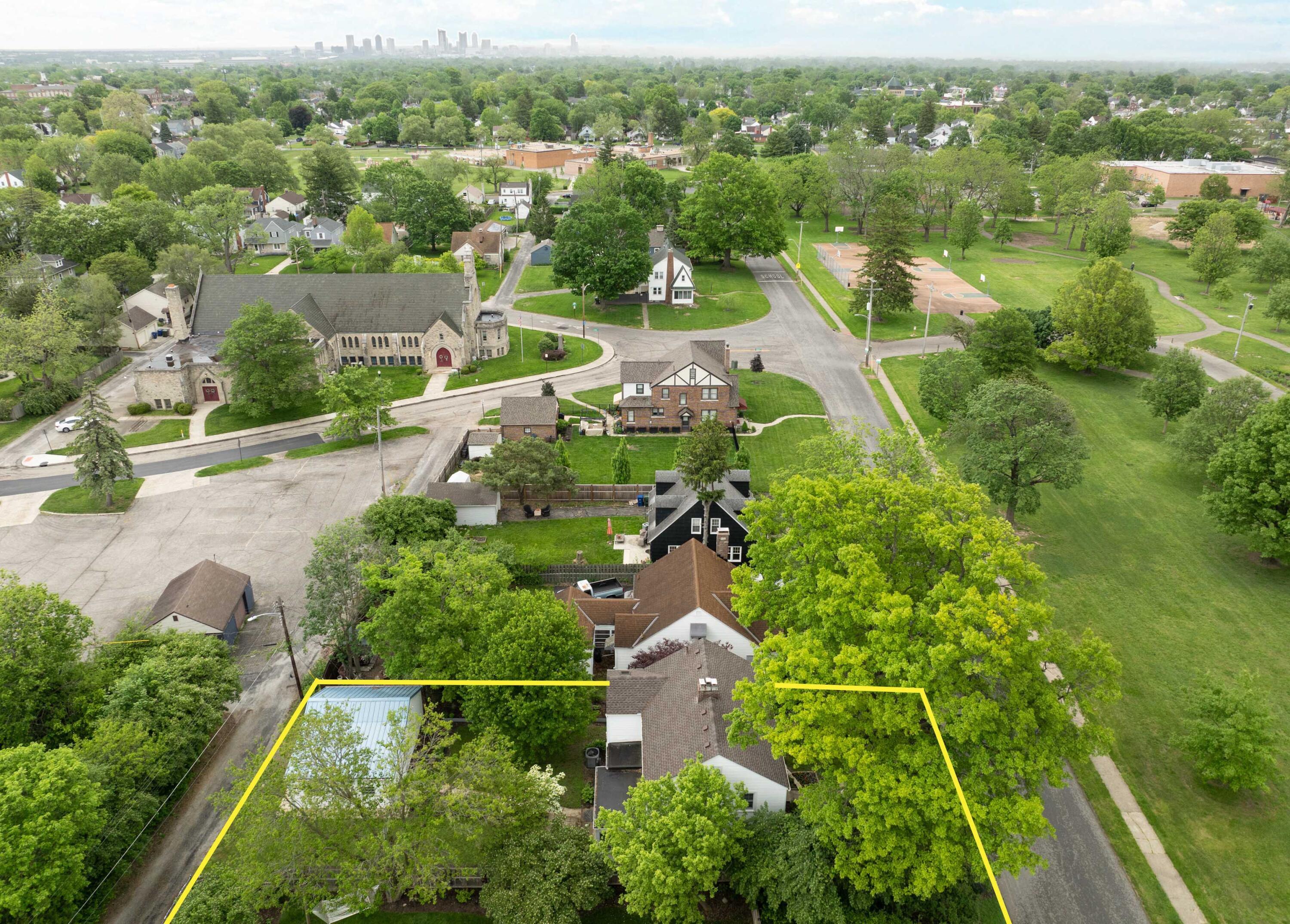3220 Wicklow Road Columbus, OH 43204 - Photo 62 of 109 3220-Wicklow-DRONE-04