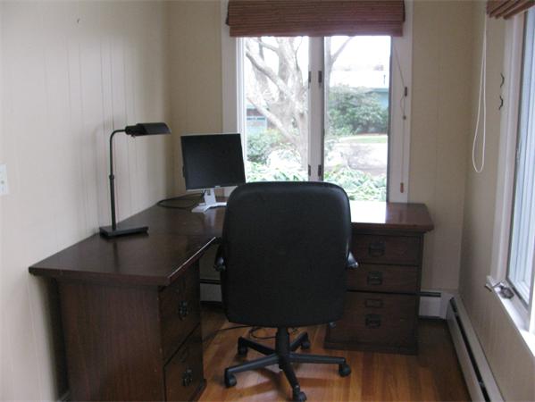 15 Pequot Road Marblehead, MA 01945 - Photo 8 of 22 a workspace with furniture and a window