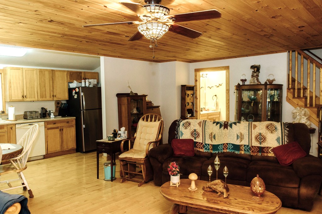 837 River Forest Run Cleveland, GA 30528 - Photo 3 of 33