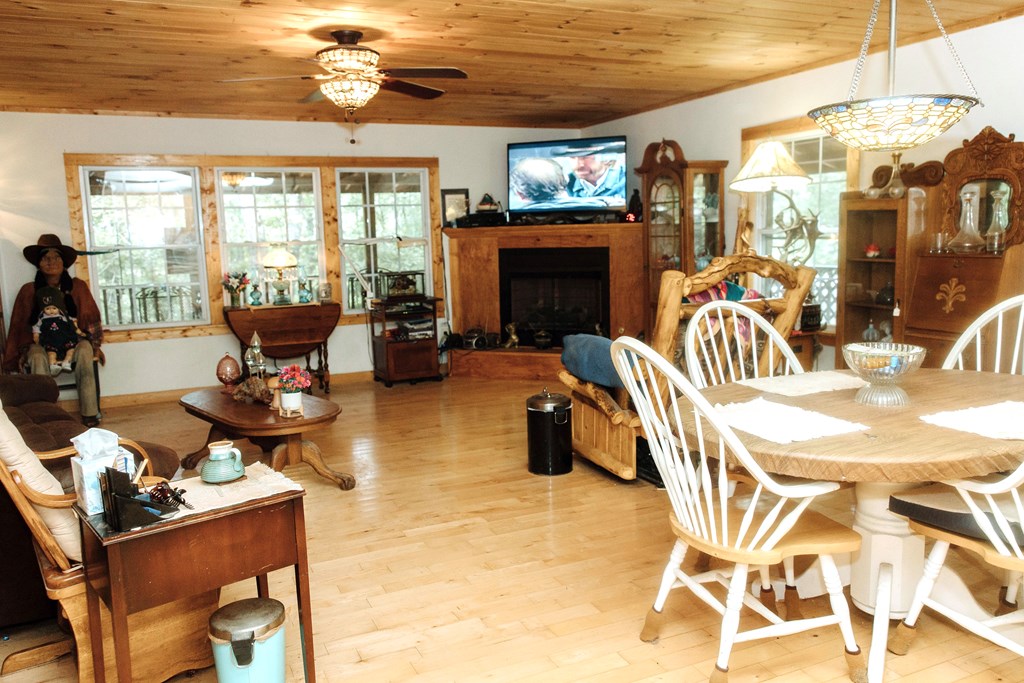 837 River Forest Run Cleveland, GA 30528 - Photo 4 of 33