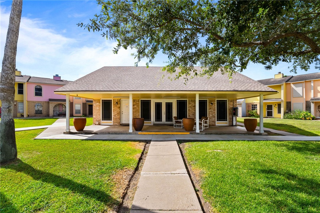 6702 Everhart Road, Unit M 106 Corpus Christi, TX 78413 - Photo 15 of 16 Club house