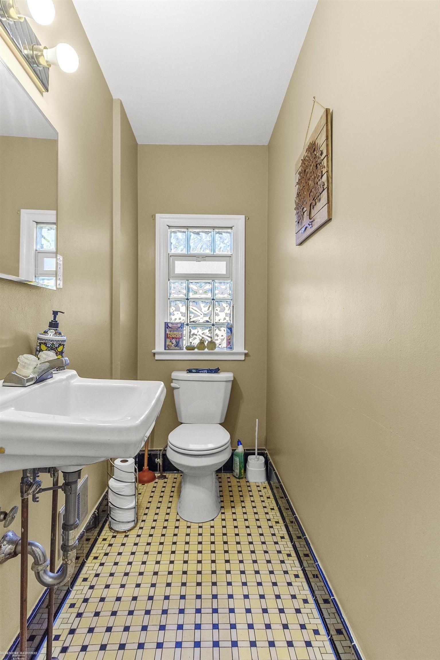 460 Moran Road Grosse Pointe Farms, MI 48236 - Photo 32 of 48
