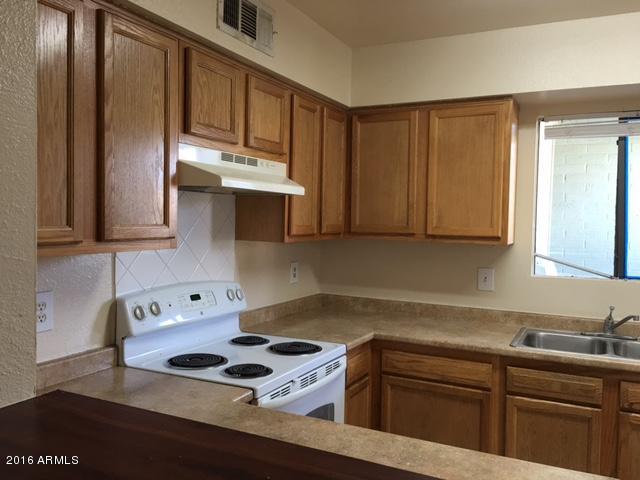 1601 West Mountain View Road Phoenix, AZ 85021 - Photo 4 of 9 Kitchen