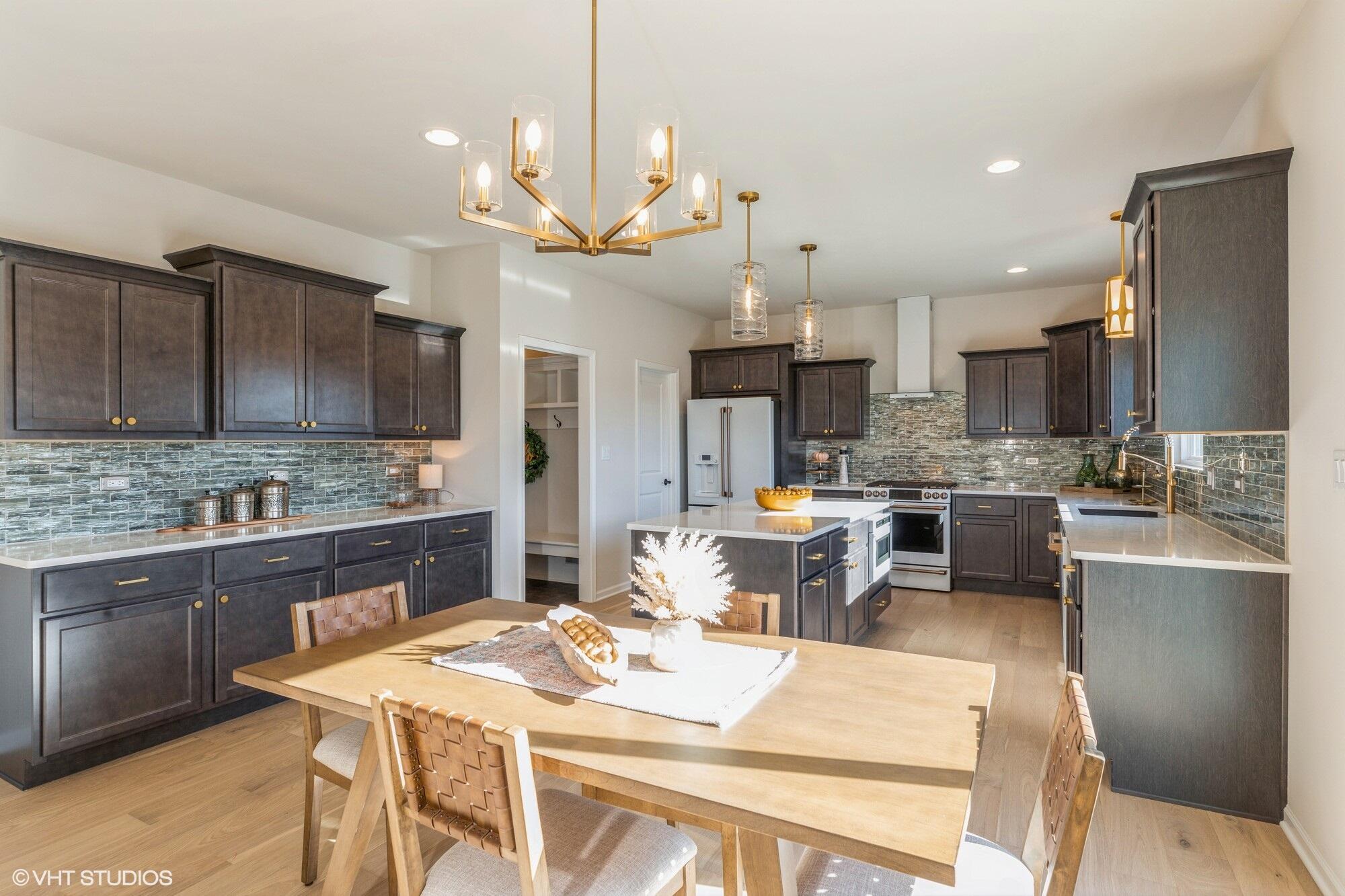 1317 77th Place Merrillville, IN 46410 - Photo 7 of 31 2000x1333