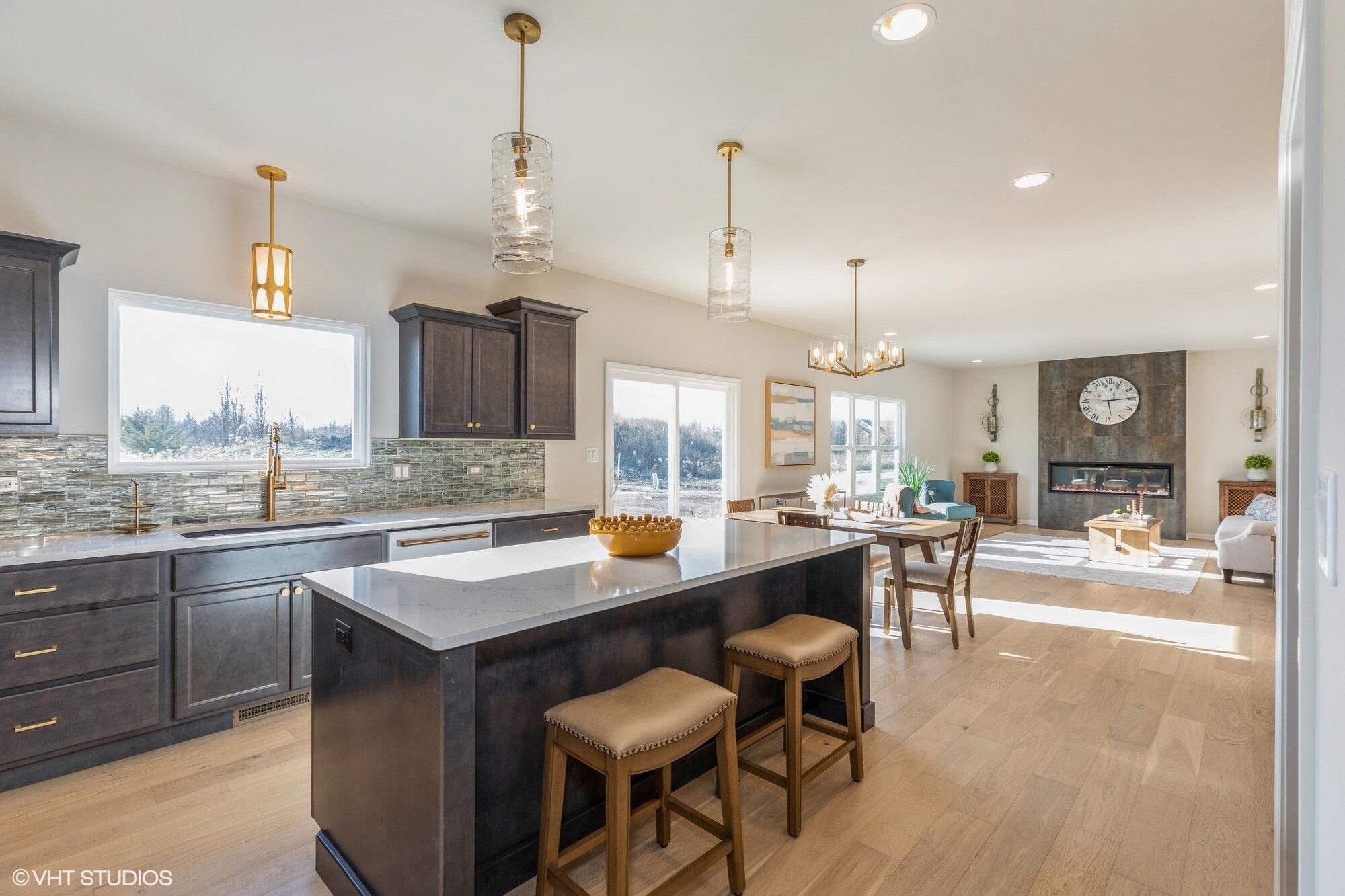 1317 77th Place Merrillville, IN 46410 - Photo 8 of 31 2000x1333