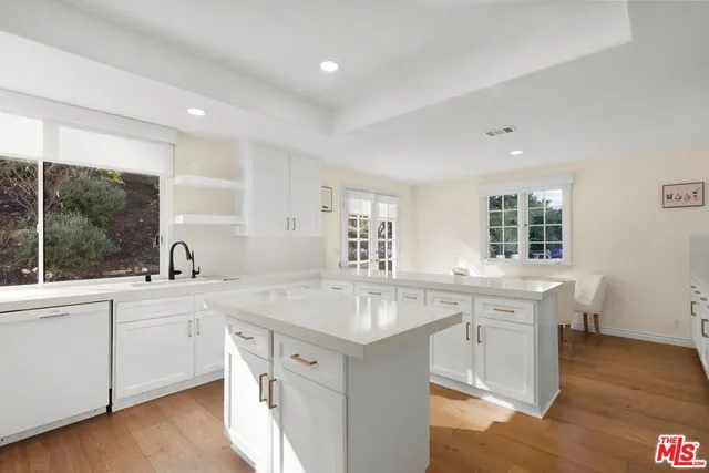 $2,500,000 | 22241 Alizondo Drive, Woodland Hills, CA 91364