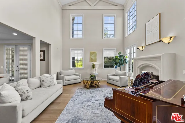 $2,500,000 | 22241 Alizondo Drive, Woodland Hills, CA 91364