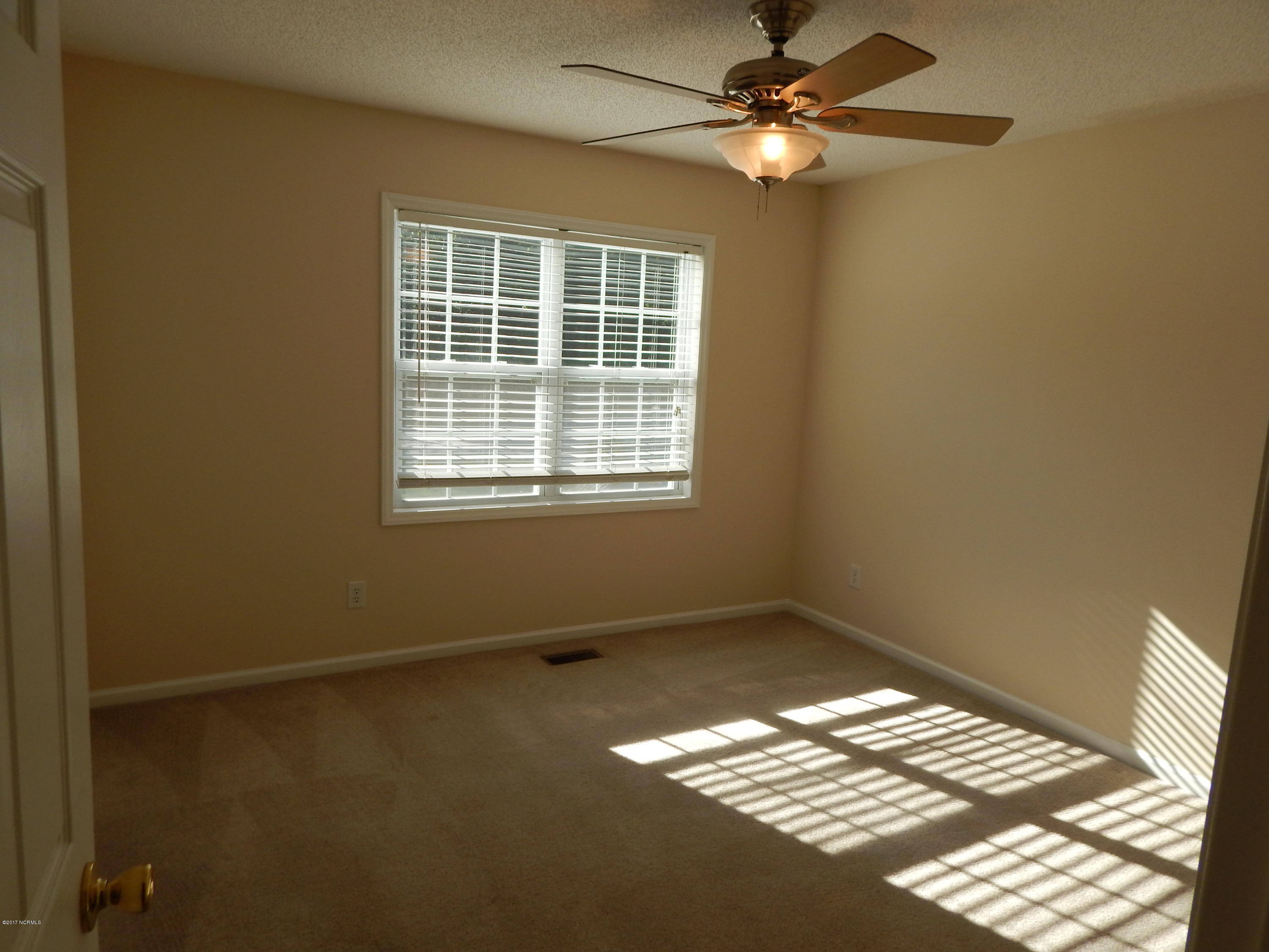440 Lake Road, Unit A Greenville, NC 27834 - Photo 11 of 15 Bathroom 2