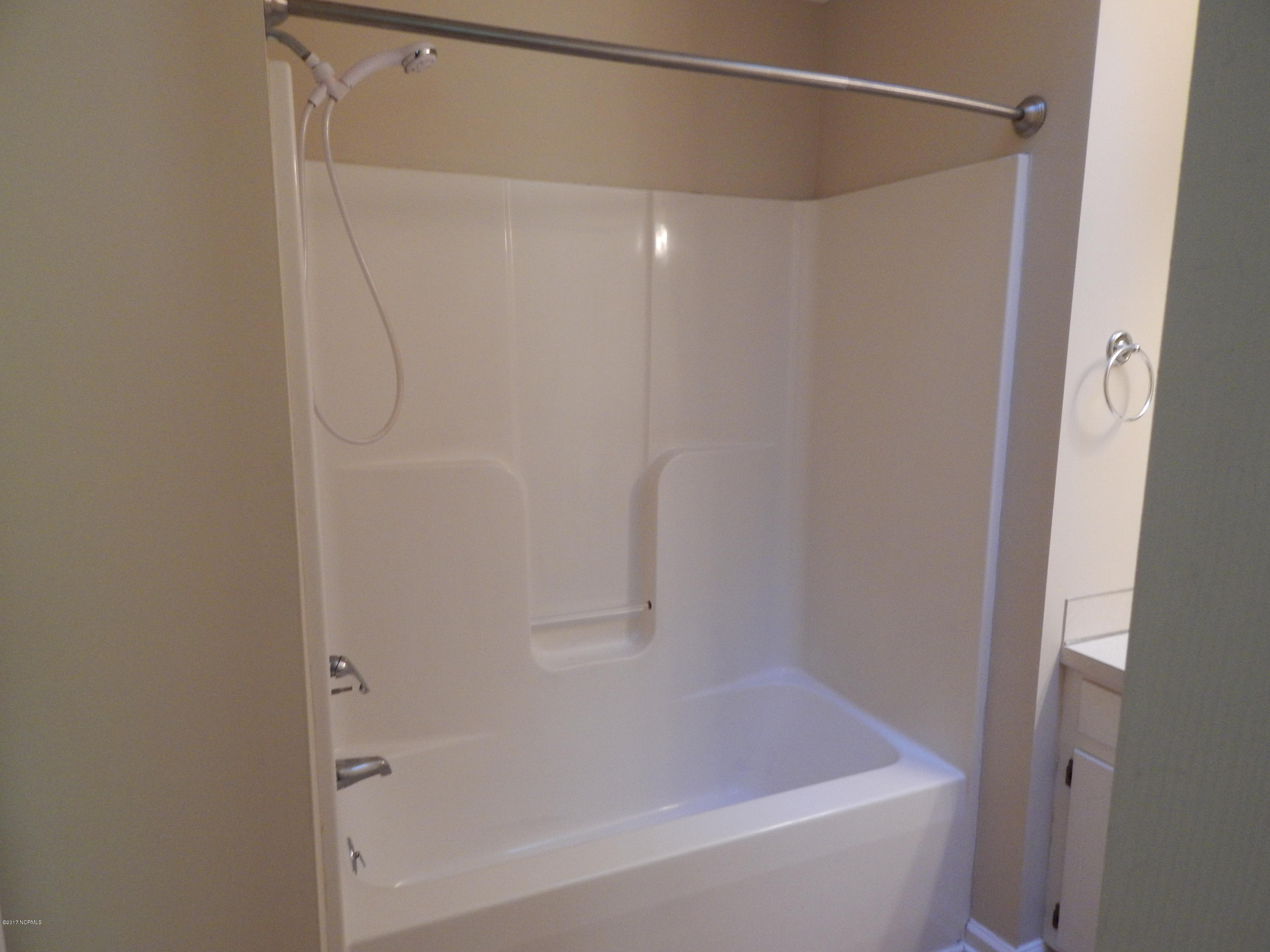 440 Lake Road, Unit A Greenville, NC 27834 - Photo 10 of 15 Bathroom