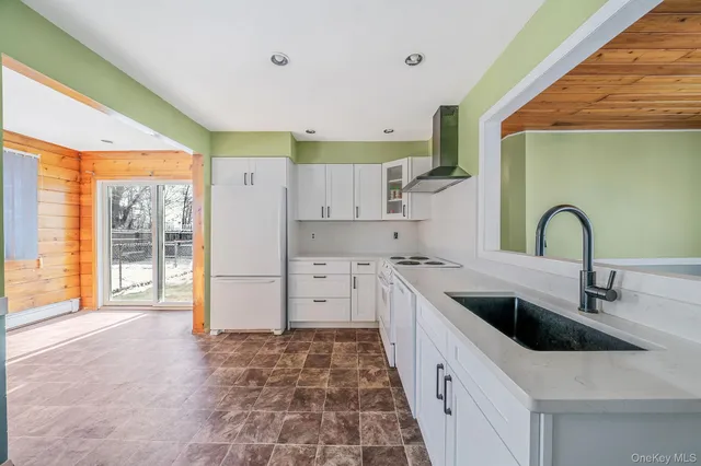 $439,000 | 2711 Connecticut Avenue, Medford, NY 11763