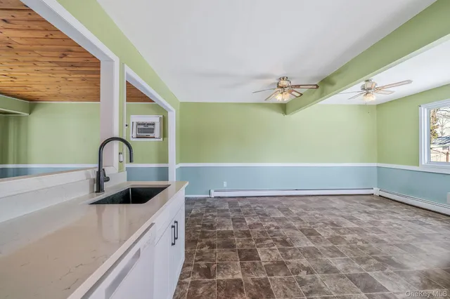 $439,000 | 2711 Connecticut Avenue, Medford, NY 11763