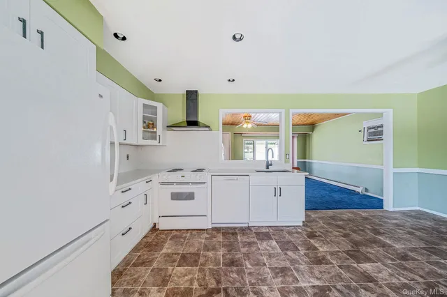 $439,000 | 2711 Connecticut Avenue, Medford, NY 11763