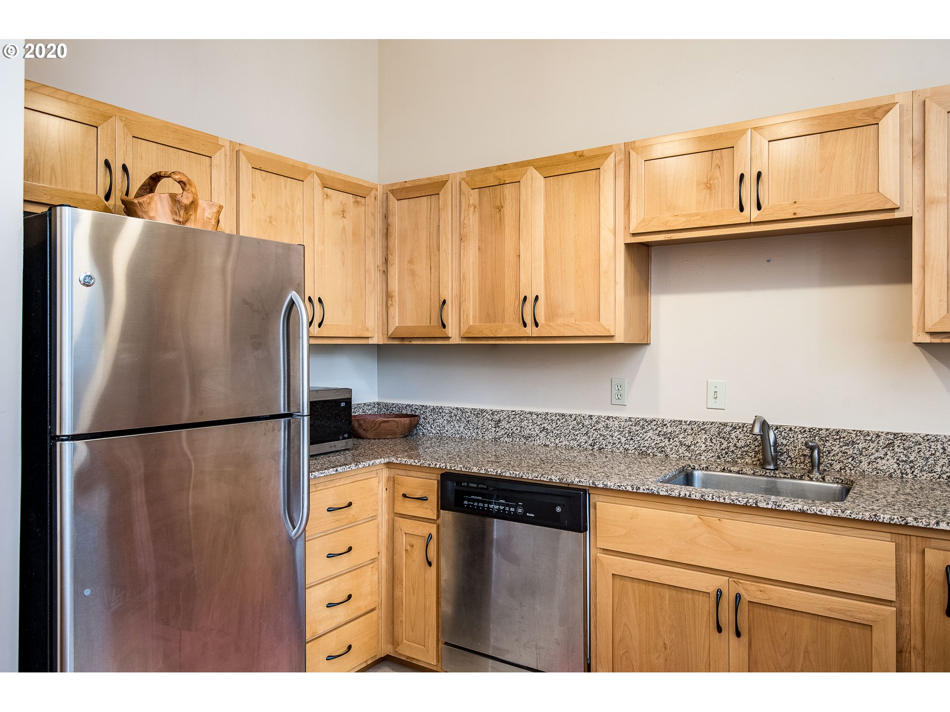 650 West 12th Avenue, Unit 210 Eugene, OR 97402 - Photo 13 of 17