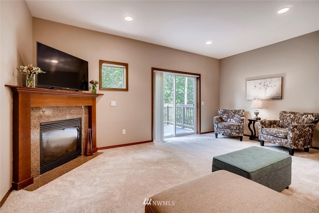 21342 11th Drive Southeast Bothell, WA 98021 - Photo 9 of 18 Gallery Image 9