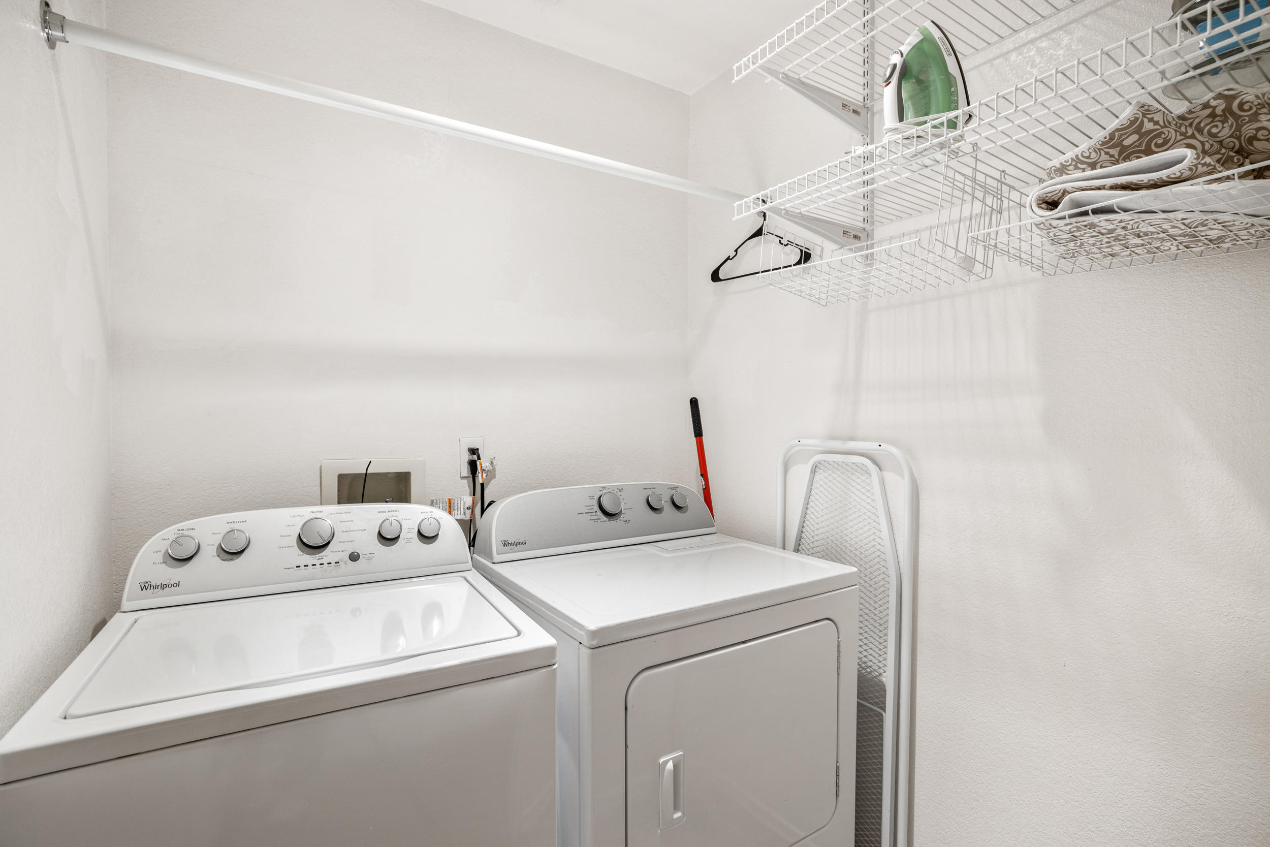 80721 Sycamore Lane Indio, CA 92201 - Photo 23 of 35 a utility room with dryer and washer