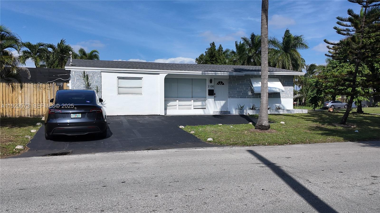 2100 North 57th Way Hollywood, FL 33021 - Photo 1 of 47 Photo 1