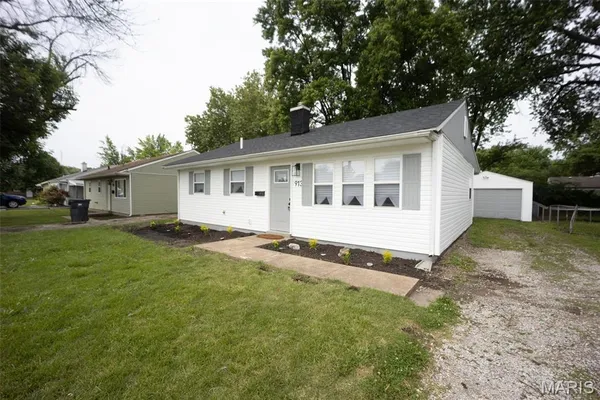 $159,900 | 913 Royal Heights Road, Belleville, IL 62226