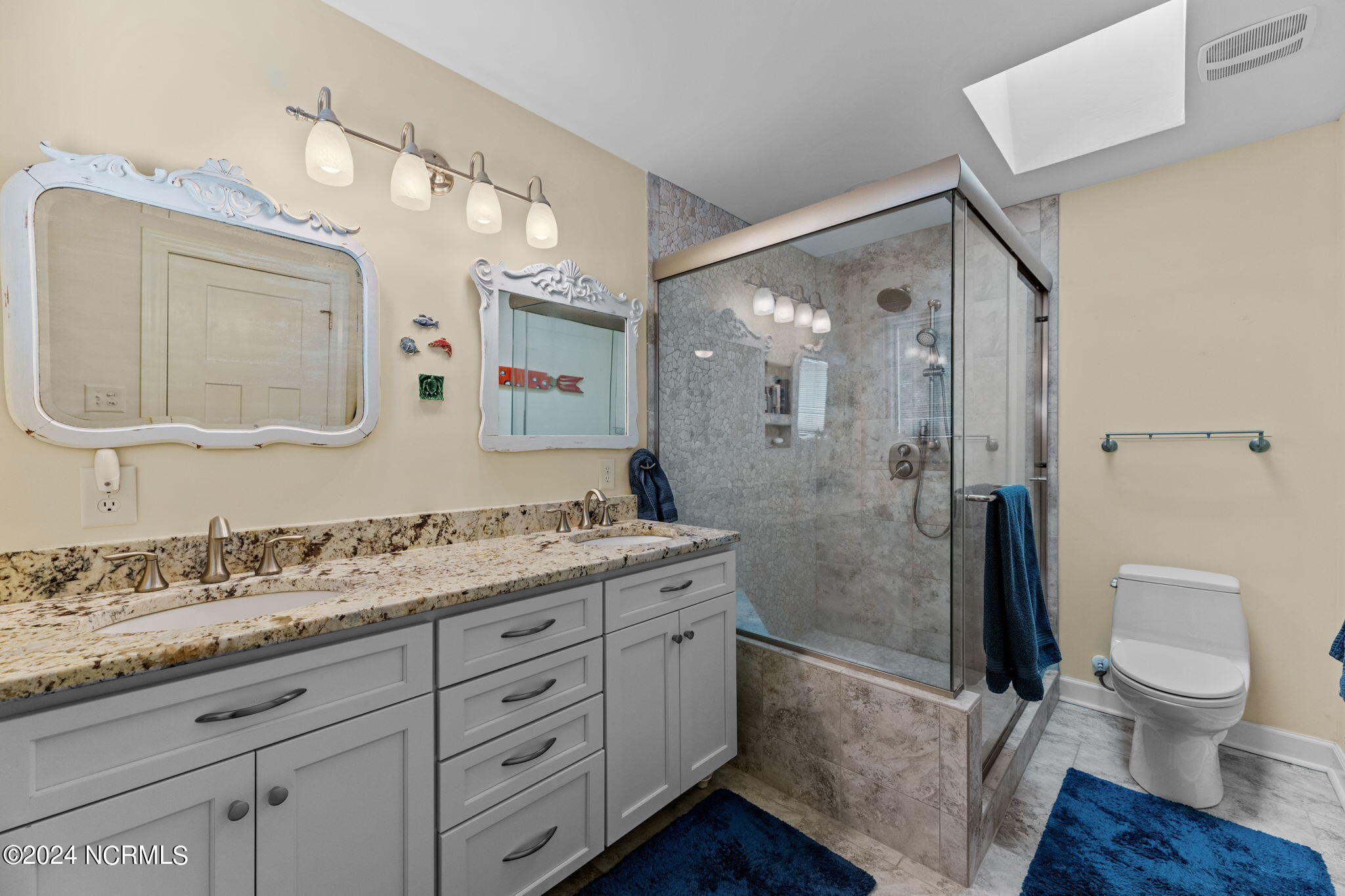 813 Fork Point Road Oriental, NC 28571 - Photo 46 of 107 primary bath