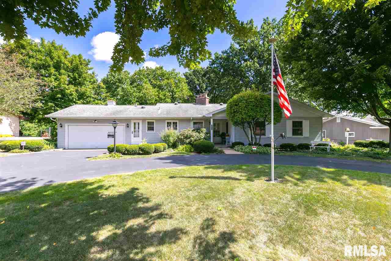 4035 Rodeo Road Davenport, IA 52806 - Photo 1 of 36 Gallery Image 1