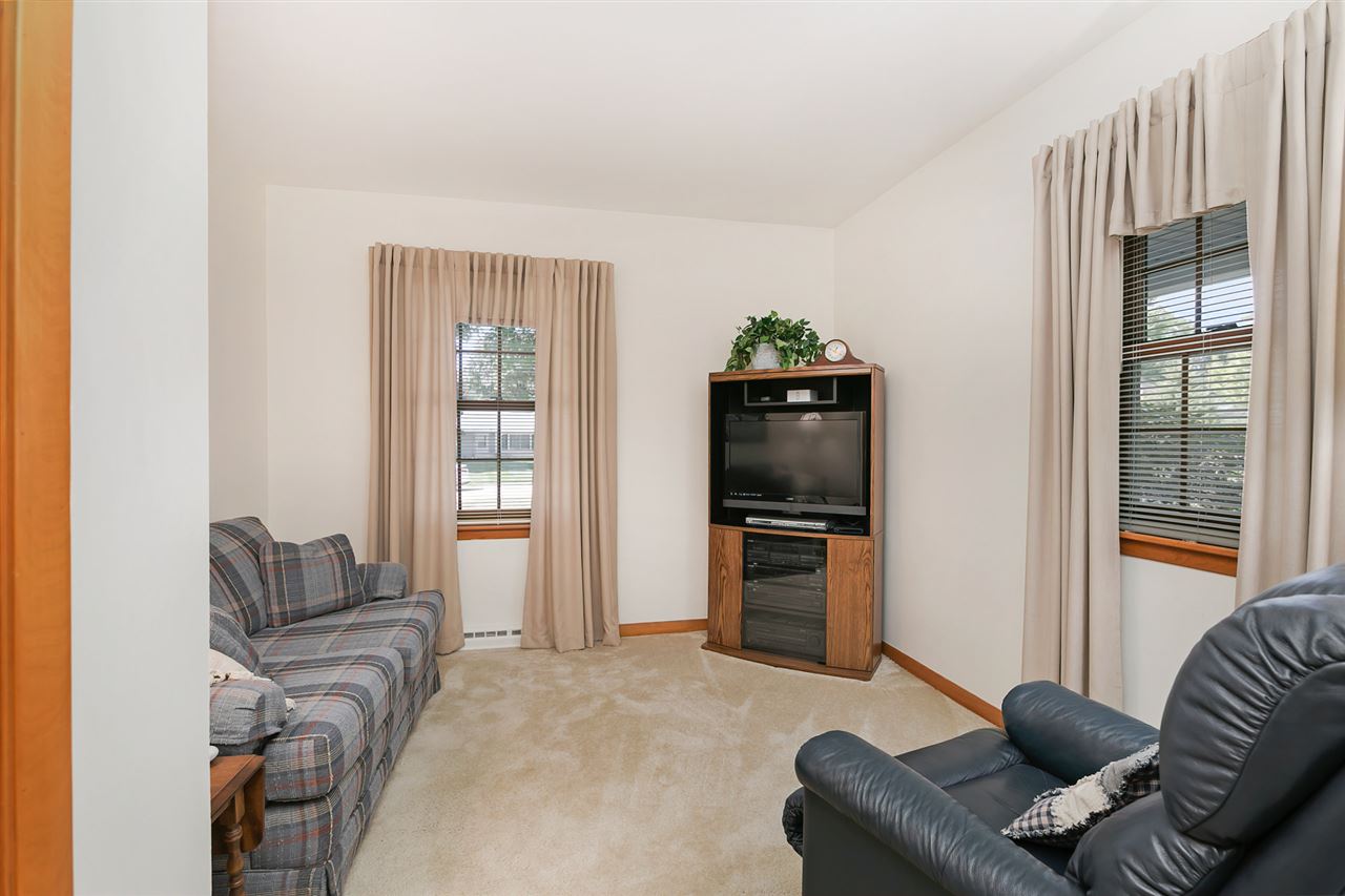 4035 Rodeo Road Davenport, IA 52806 - Photo 17 of 36 Gallery Image 17