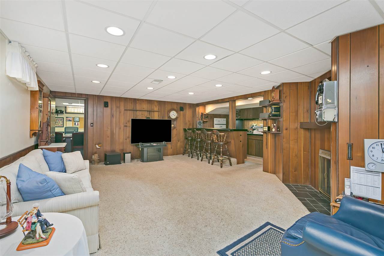 4035 Rodeo Road Davenport, IA 52806 - Photo 26 of 36 Gallery Image 26